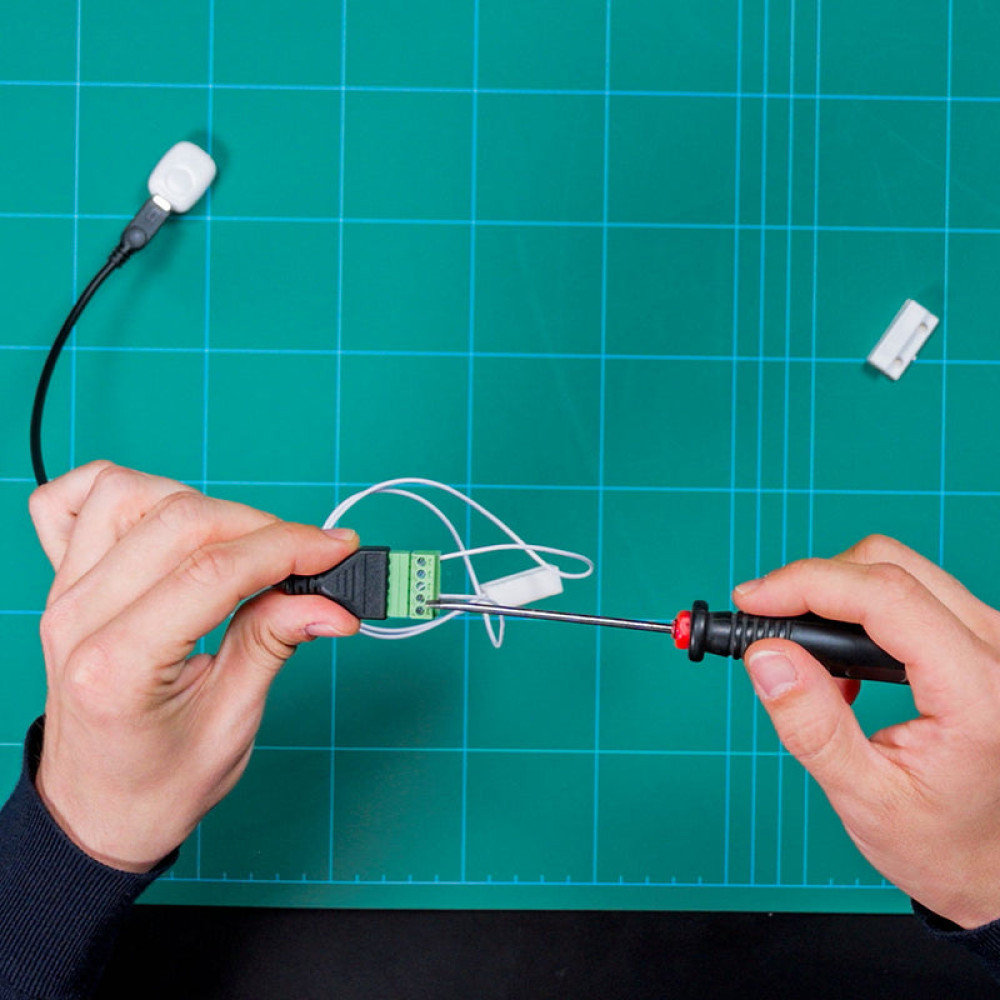 Micro USB to 5 Terminal Add-on (Accessory for The Pill by Shelly) - EAN 3800238073572